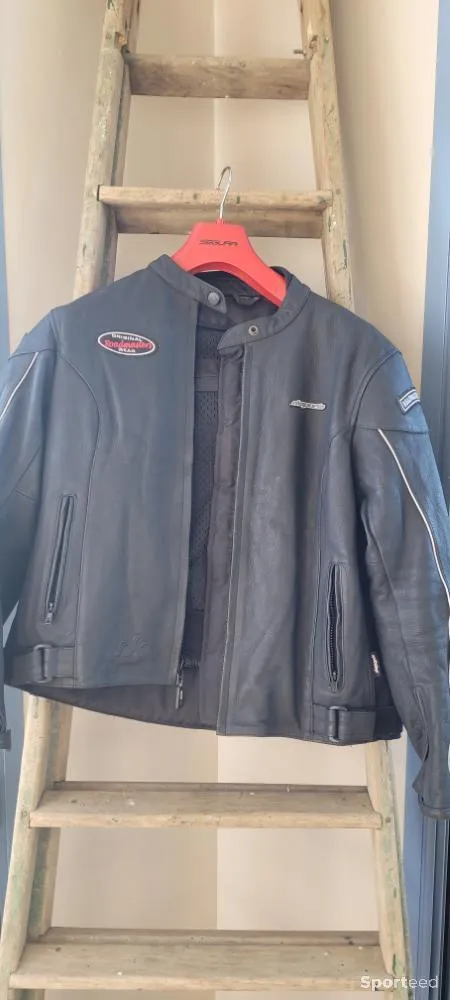 Blouson moto rksports style vintage d'occasion Ajouté le : 25/09/2023