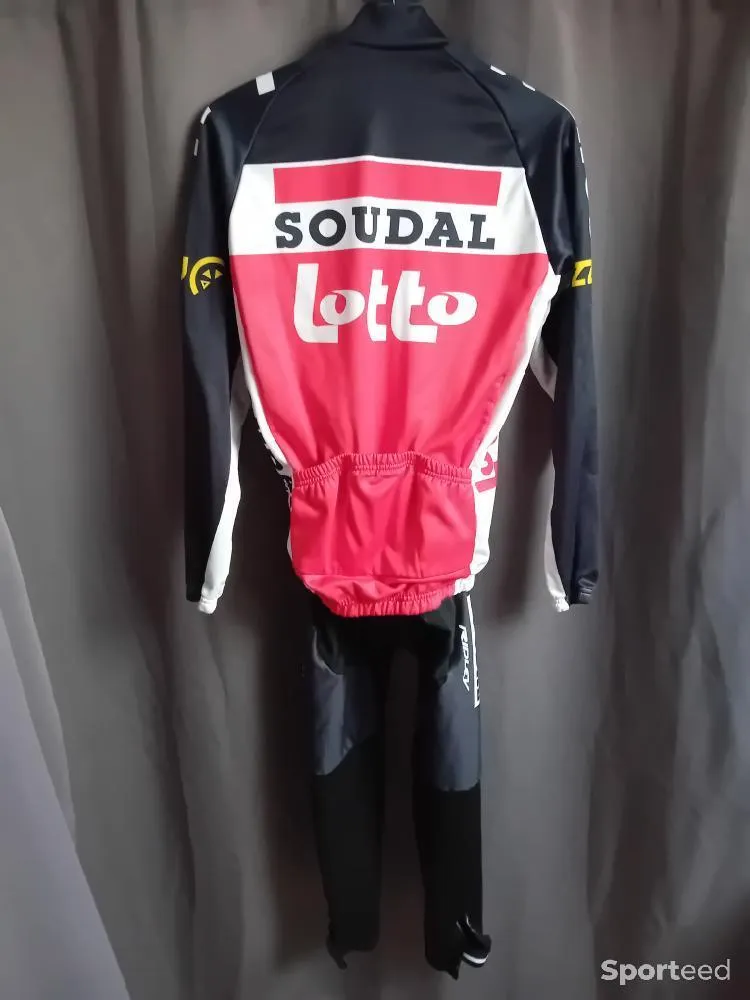 Collant et maillot long d'occasion Ajouté le : 18/10/2023