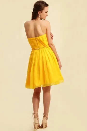 Robe chic jaune courte grande taille pour témoin mariage