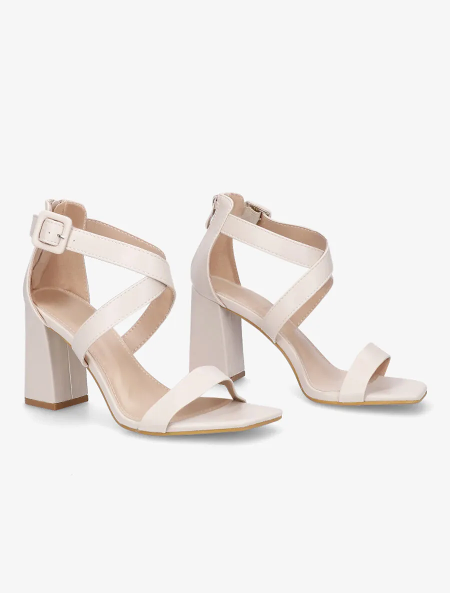 Sandales en simili à lanières croisées - Beige